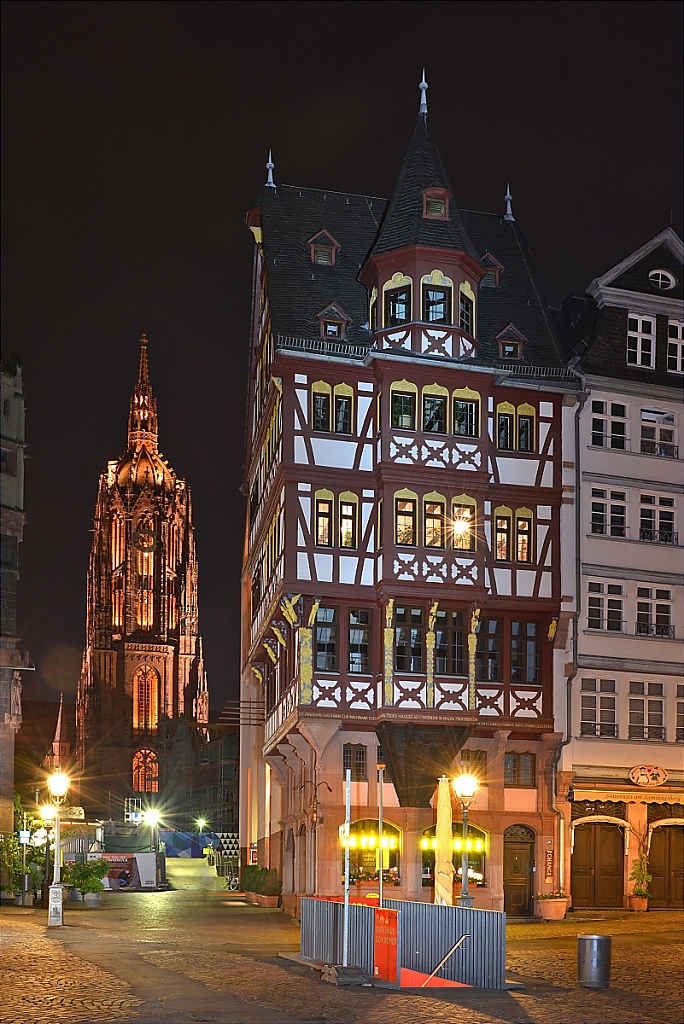 2014-06-03-12-Frankfurt-Main-Roemerberg-Fachwerk.JPG