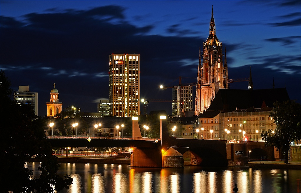 2015-07-15-05-Frankfurt-Main-Skyline.JPG