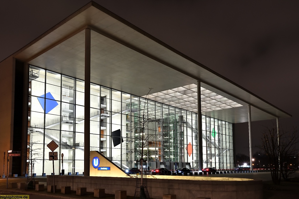 Berlin Regierungsviertel Bundeskanzleramt erbaut 2001 von Axel Schultes und Charlotte Frank in Tiergarten