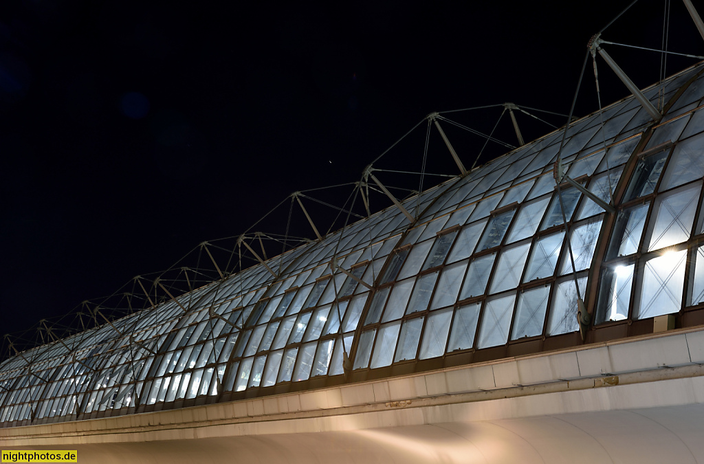 Berlin Mitte Moabit. Hauptbahnhof erbaut 1996-2006 von Meinhard von Gerkan und Jürgen Hillmer gmp für Deutsche Bahn AG. Glasdach