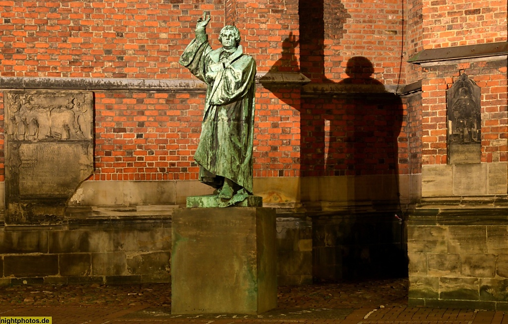 Hannover Marktkirche Martin-Luther Bronzefigur