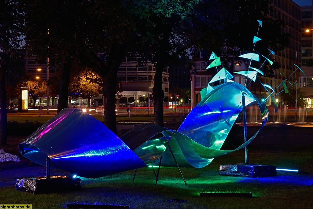 Berlin Charlottenburg Lichtkunst auf dem Ernst-Reuter-Platz