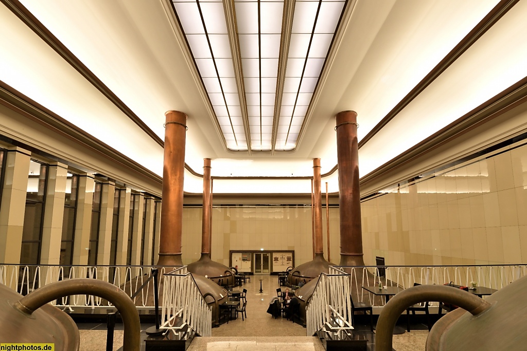 Berlin Neukölln Kindl. Erbaut 1926-1930 von Hans Claus und Richard Schepke als Sudhaus der Brauerei Kindl. Gastronomie Cafe Babette