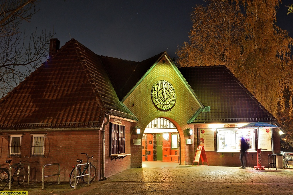 Berlin Dahlem Bahnhof Freie Universität (Thielplatz) erbaut 1913 von Architekt Heinrich Straumer