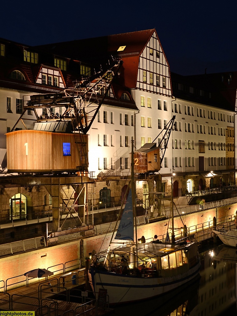 Berlin Tempelhof. Einkaufszentrum Tempelhofer Hafen mit ehemaligen Speicherhäusern erbaut 1901-1908 von Max Contag und Bauingenieur Christian Havestadt