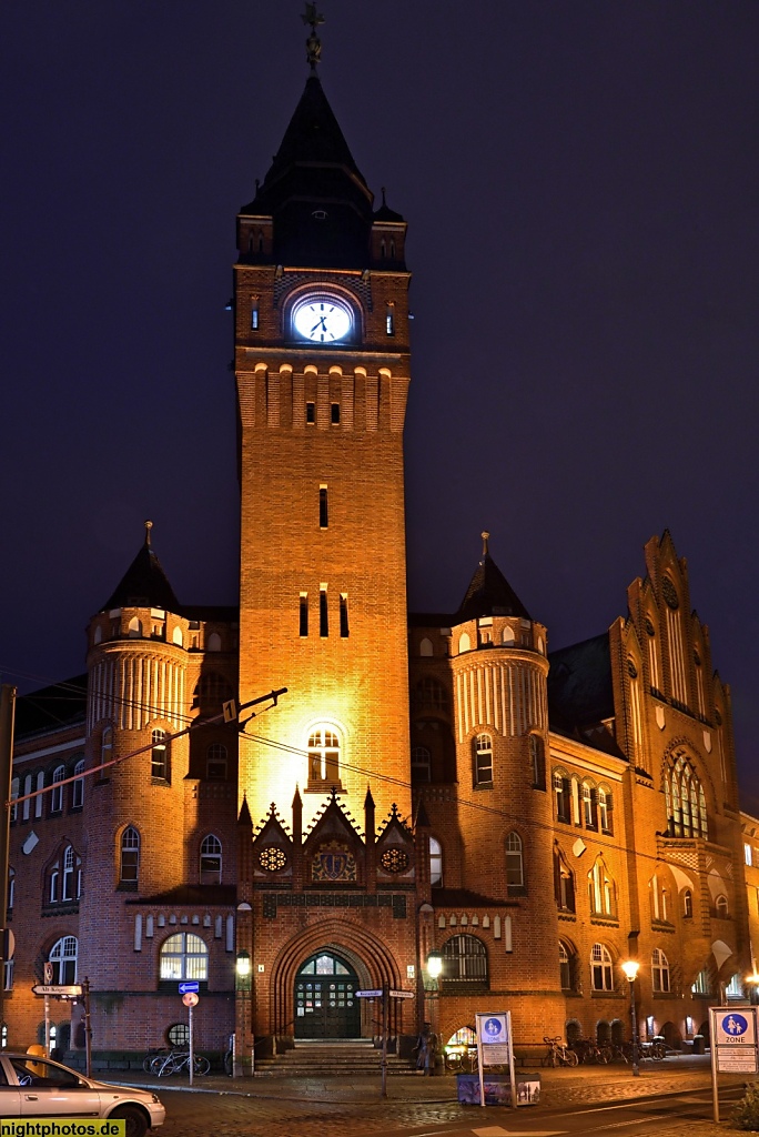 Berlin Köpenick Rathaus mit Wilhelm Voigt als 'Hauptmann von Köpenick'