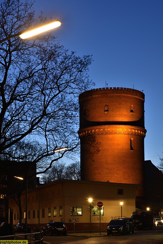 Berlin Neukölln historischer Wasserturm erbaut 1893-1894 von Otto Techow. Mittelweg Ecke Leykestrasse