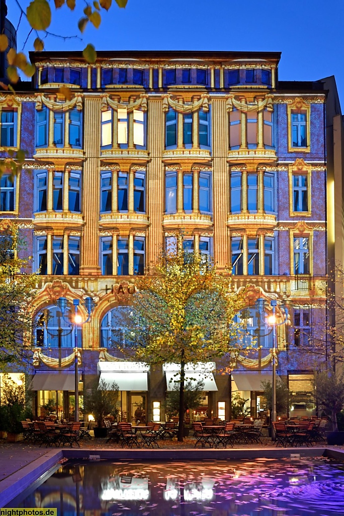 2015-10-05 01 Berlin Mitte Haus Huth (Rückseite) am Fontaneplatz. Erbaut 1911-1912 von Paul Michel und Conrad Heidenreich für Willy Huth. Neoklassizistisch