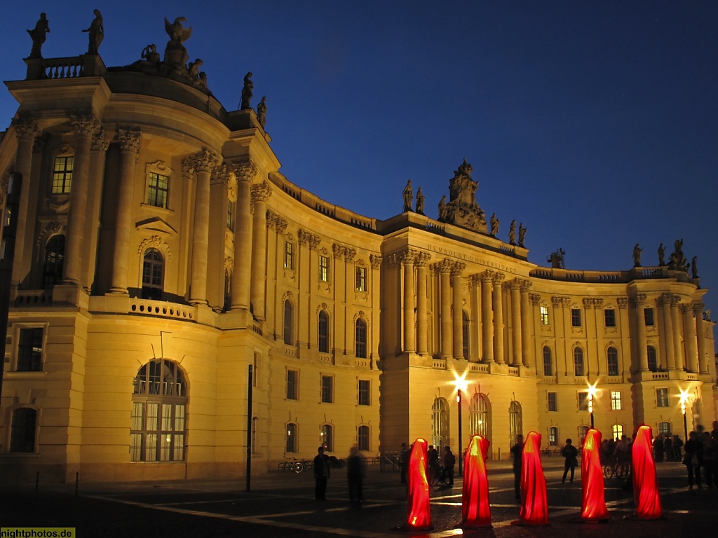 Berlin Mitte Humboldt-Universität Rechtswissenschaften Bibliothek mit Projektion beim Festival of Lights 2012