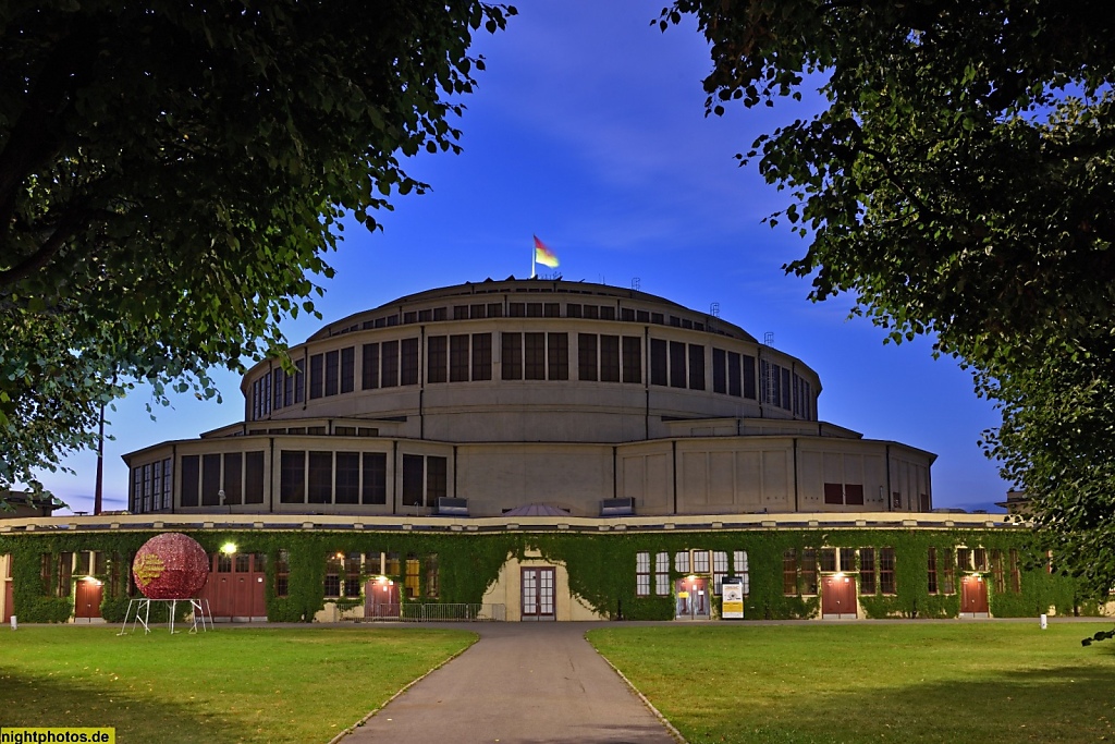NP-2016-08-12-164-Breslau-Wroclaw-Zygmunta-Wroblewskiego-Jahrhunderthalle-Hala-Stulecia-erb-1913-von-Max-Berg.jpg