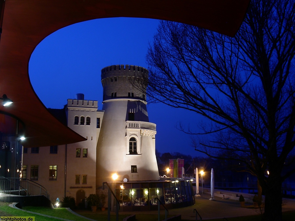 Potsdam Zichorienmühle am Hans-Otto-Theater mit Restaurant Il Teatro. Zichorienmuehle erbaut 1786-1800 von Ludwig Ferdinand Hesse in der Schiffbauergasse