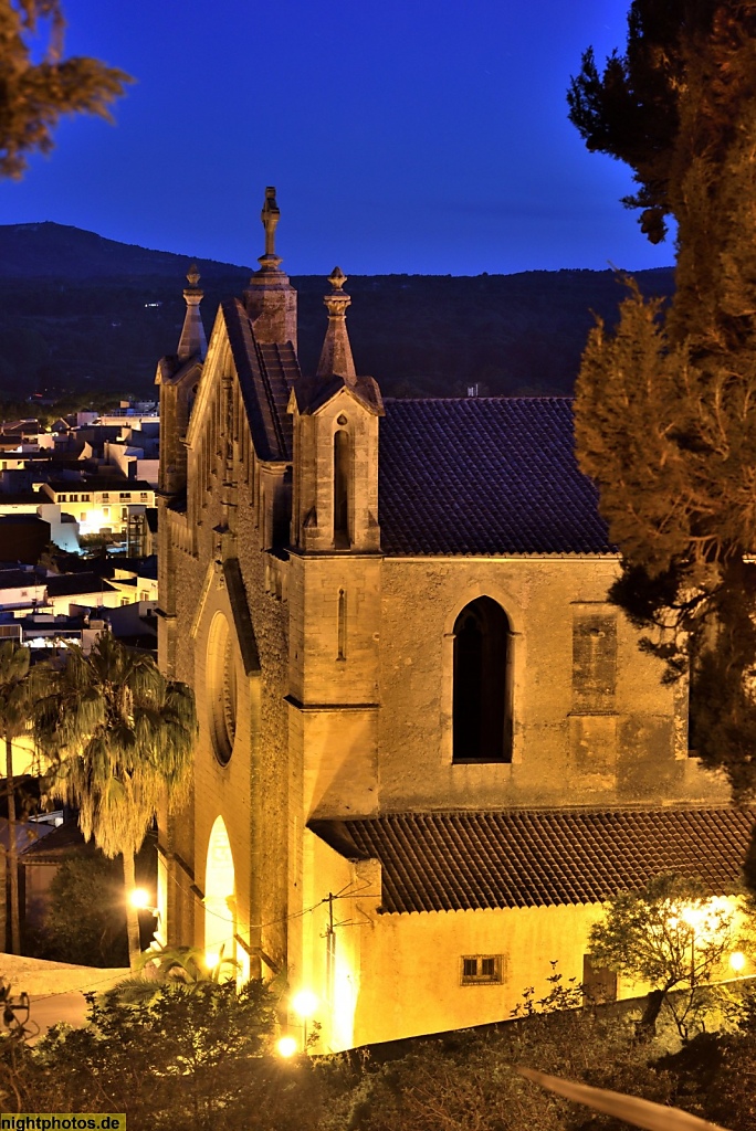 Mallorca Artà Pfarrkirche der Verklärung des Herrn Transfiguració del Senyor (Ostseite mit Portal)