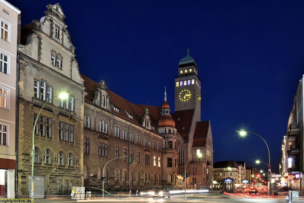 Berlin Neukölln Amtsgericht und Rathaus in der Karl-Marx-Strasse