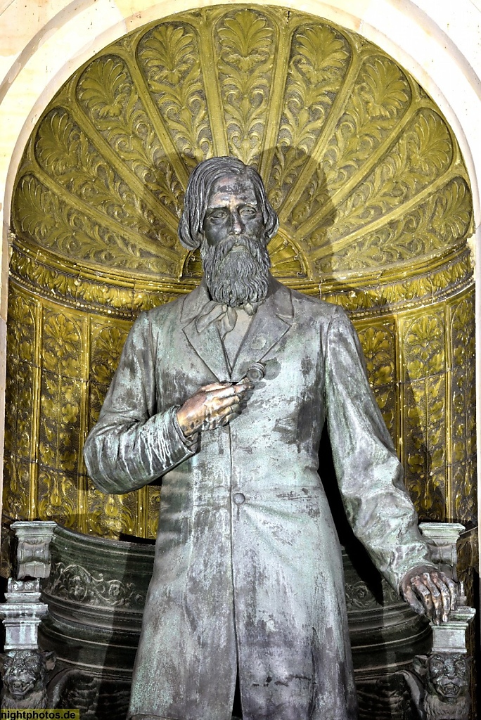 Berlin Mitte Denkmal Albrecht von Graefe Pionier der Augenheilkunde errichtet 1882