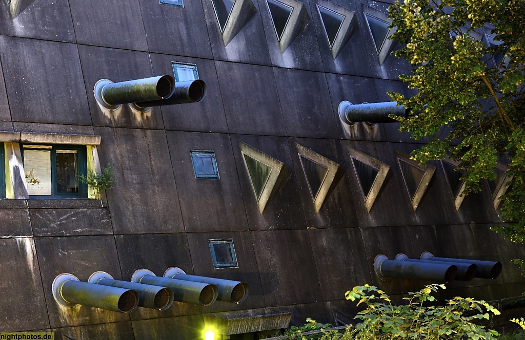 Berlin Lichterfelde Mäusebunker Zentrale Tierlaboratorien erbaut 1969-1972 von Gerd Hänska im Stil des Brutalismus