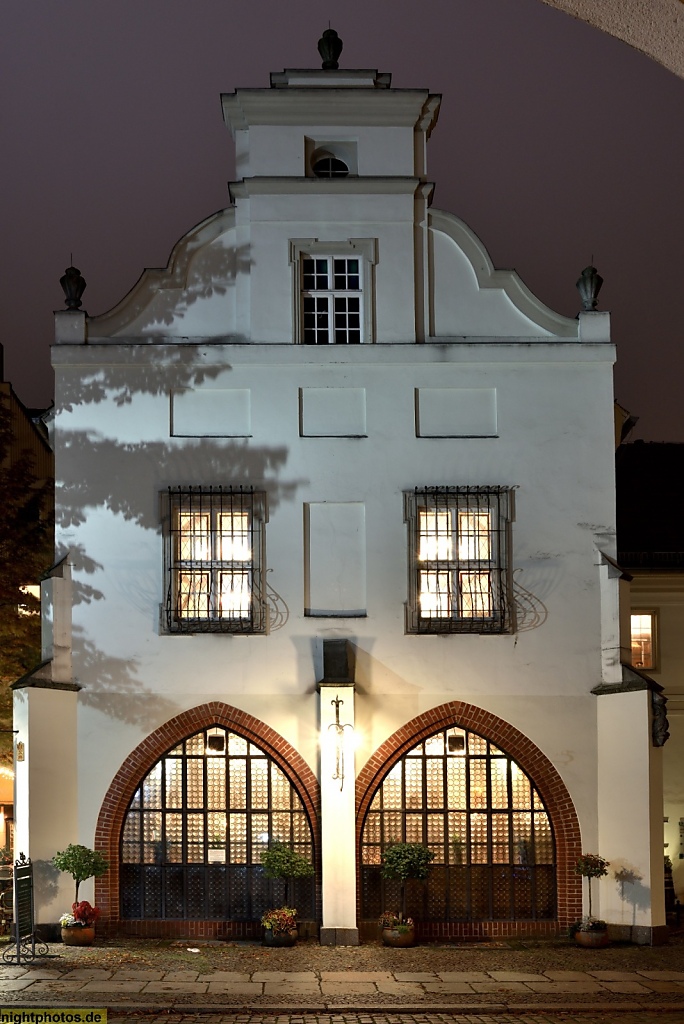 Berlin Mitte Nicolaiviertel Gerichtslaube Rekonstruktion als verputzter Betonfertigteilbau von 1985-1987. Gotischer Ursprungsbau erbaut um 1270