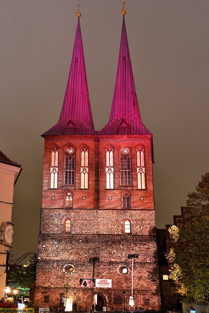 Berlin Mitte. Nikolaikirche erbaut 1230-1250. Neugotischer Umbau 1876-1878 von Hermann Blankenstein. Wiederaufbau 1980-1983. Nikolaiviertel