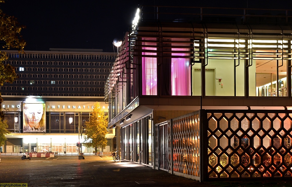 Berlin Mitte Cafe Moskau mit Sputnik