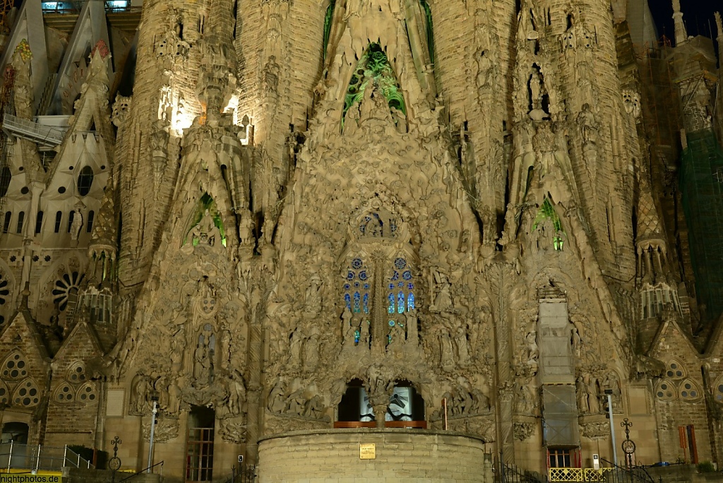 Barcelona Geburtsfassade der La Sagrada Família entworfen von Francesc de Paula del Villar und Antoni Gaudí