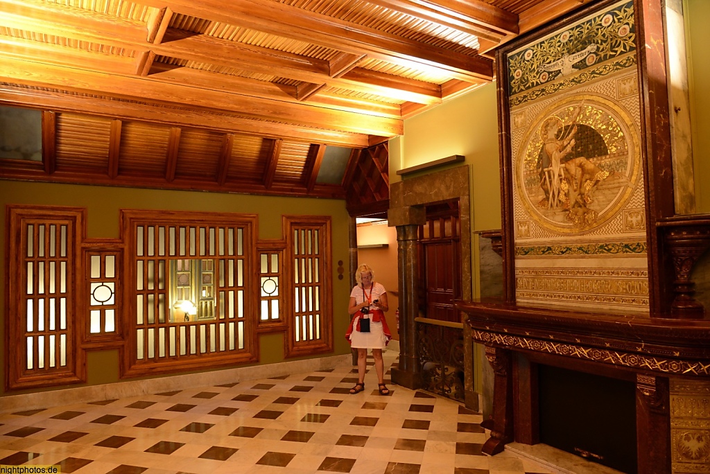Barcelona Palau Güell erbaut 1886-1890 von Antoni Gaudí Wohnbereich der Frau