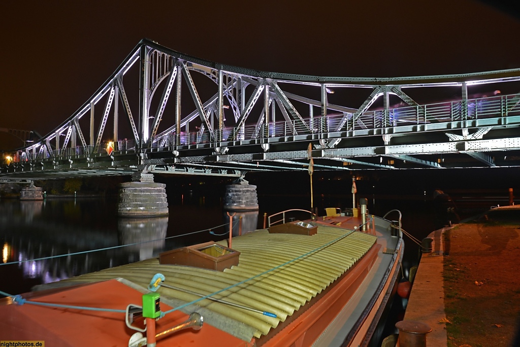Potsdam Berlin Glienicker Brücke erbaut 1906-1907 als Stahlfachwerk durch Fa. Harkort. Ehemals Kaiser-Wilhelm-Brücke. Aufnahmen vom Mauerfest 2014