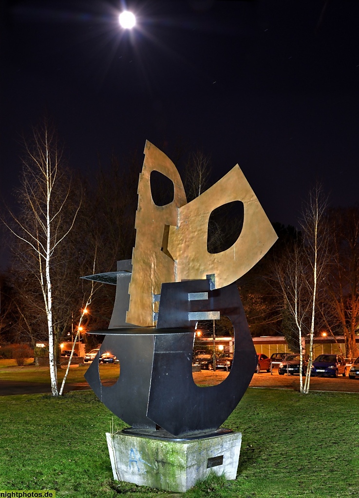 Berlin Mitte Hansaviertel Skulptur Morgendämmerung Nr 1 von Berto Lardera 1957