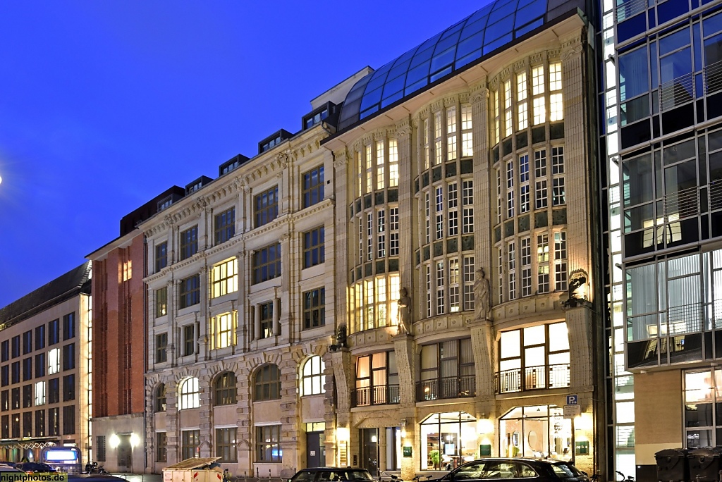 Berlin Mitte Geschäftshaus in neoklassizistischem Stil erbaut 1910 von Max Reichhelm und Co in der Taubenstrasse