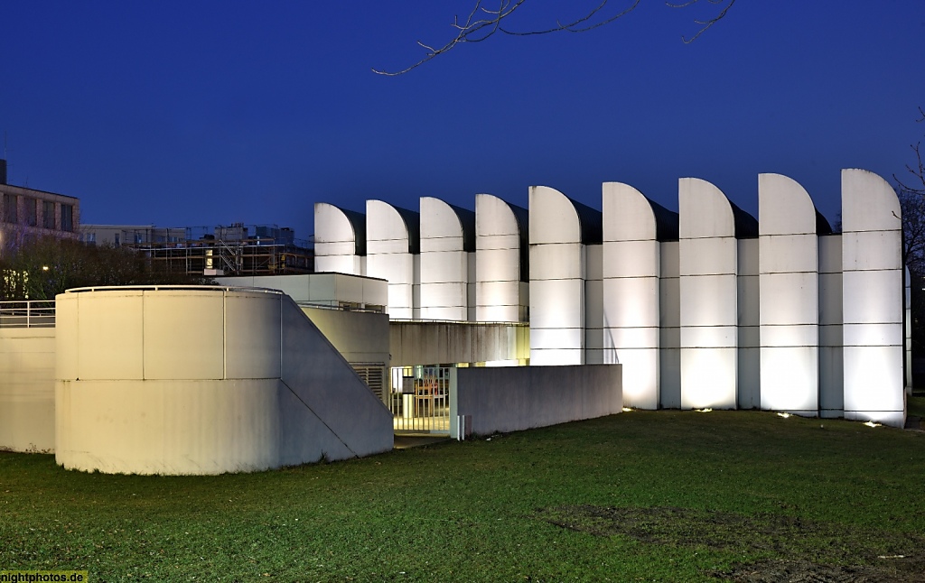 Berlin Tiergarten Bauhaus-Archiv am Landwehrkanal erbaut 1976-1979 von Architekt Walter Gropius. Modifiziert durch Alex Cvijanovic und Architekt Hans Bandel.