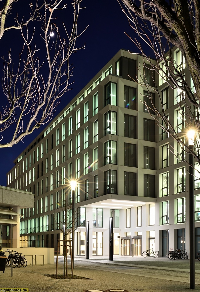 2018-04-20 06 Berlin Charlottenburg Niederlassung der Deutschen Bank erbaut 2016 durch Architekten Hentrich-Petschnigg und Partner