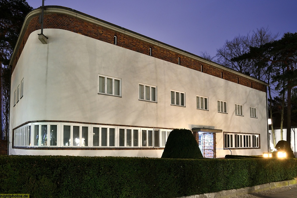 Berlin Charlottenburg Westend Bürohaus. Erbaut als Polizeirevier 1930-1931 von Richard Scheibner