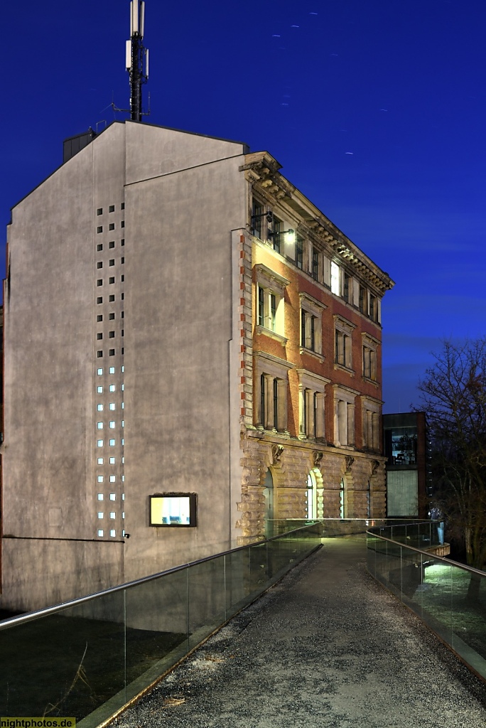 Berlin Moabit Polizeiabschnitt 34 erbaut 1886-1889 als Zollhof umgebaut 2004 von Sauerbruch Hutton Architects