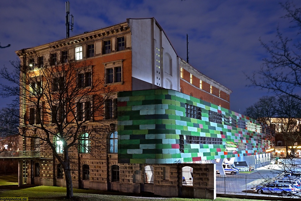 Berlin Moabit Polizeiabschnitt 34 Feuerwache erbaut 1886-1889 als Zollhof umgebaut 2004 von Sauerbruch Hutton Architects