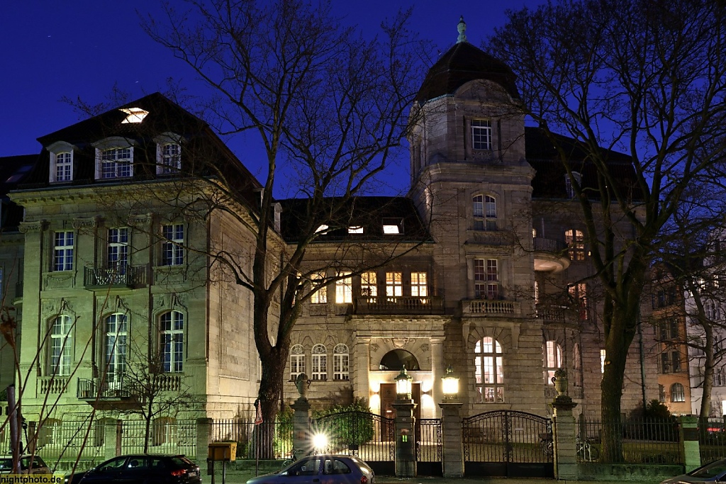 Berlin Charlottenburg Wohngebäude erbaut 1908-1910 als Reichsmilitärgericht von Architekten Kayser und von Grossheim. Später Reichskriegsgericht