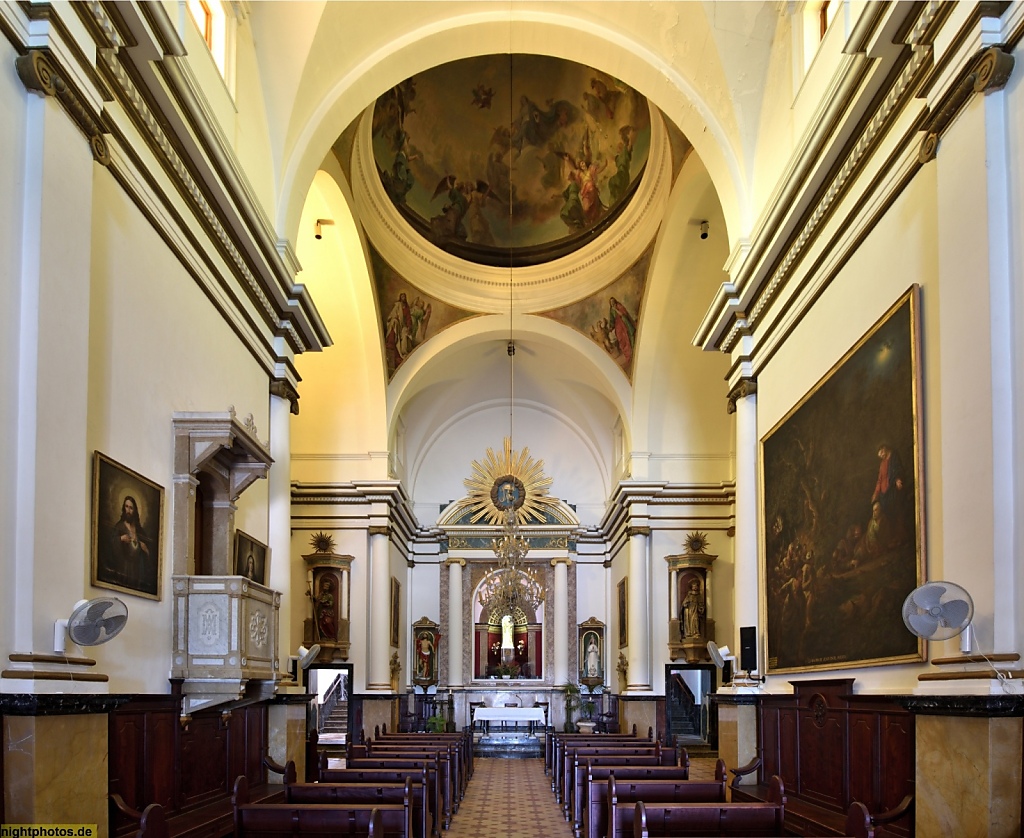Mallorca Arta Santuari de Sant Salvador erbaut ab 1825-1832. Romanische Altarstatue Jungfrau Maria