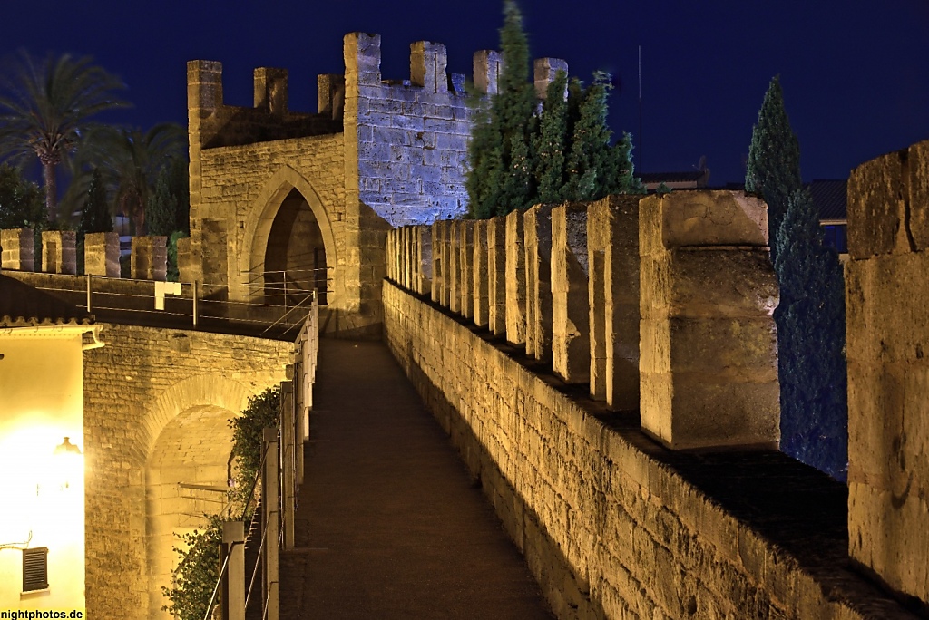 Mallorca Alcudia Altstadt Stadtmauer erbaut ab 13 Jhdt v Koenig Jakob II. Jaume II