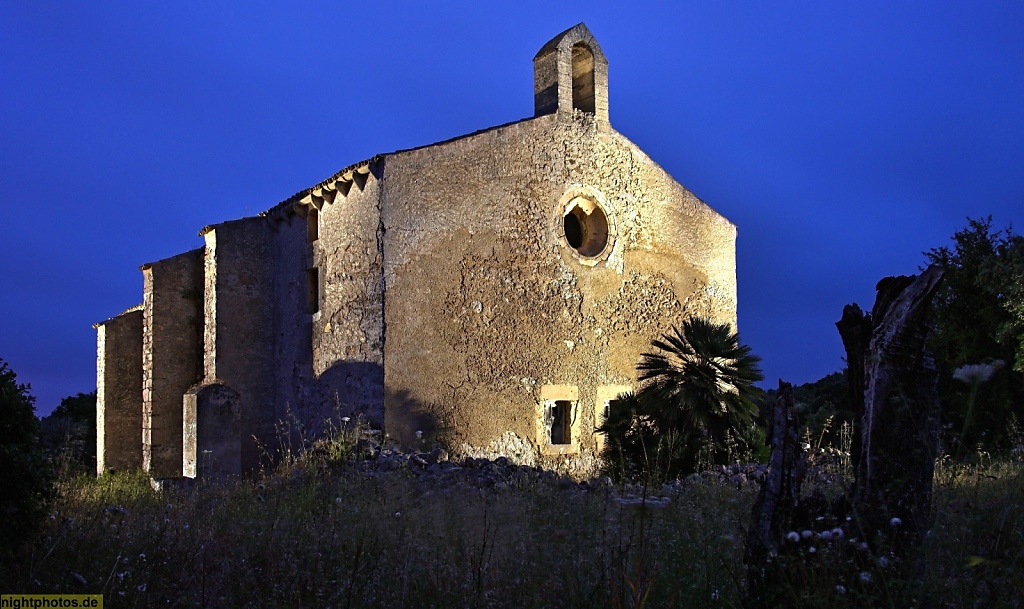 Mallorca Arta Klosterruine des Priorat von Santa Maria del Bellpuig erbaut ab 1300 von Prämonstratensern. Kirchenruine