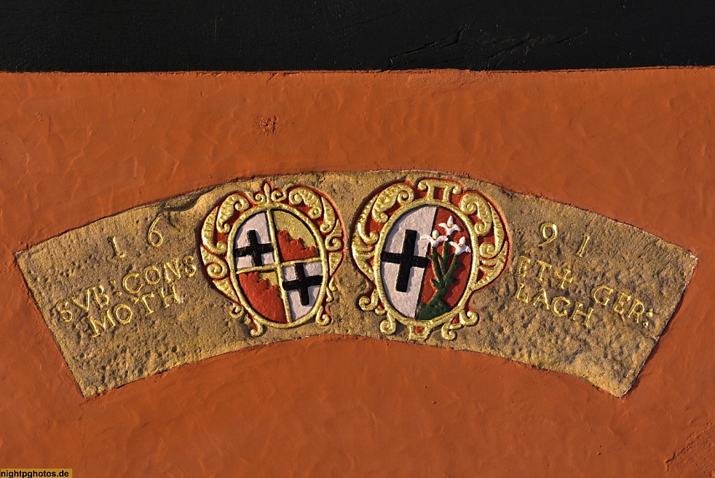 Fulda Ornamentstein mit Wappen im Fassadenputz am Alten Rathaus erbaut 1531 genutzt bis 1782