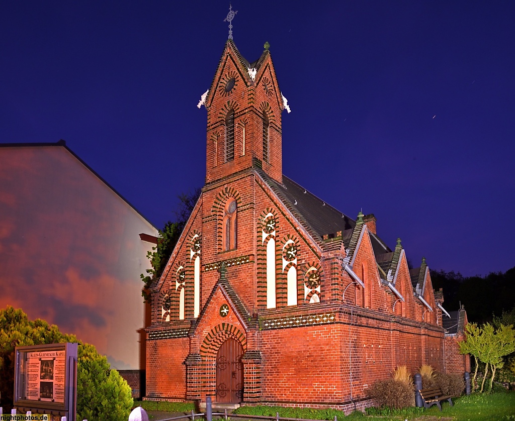 Potsdam Babelsberg Klein-Glienicke Kapelle erbaut 1880-1881 von Reinhold Persius als neugotische Backsteinkapelle. Restauriert 1993-1999