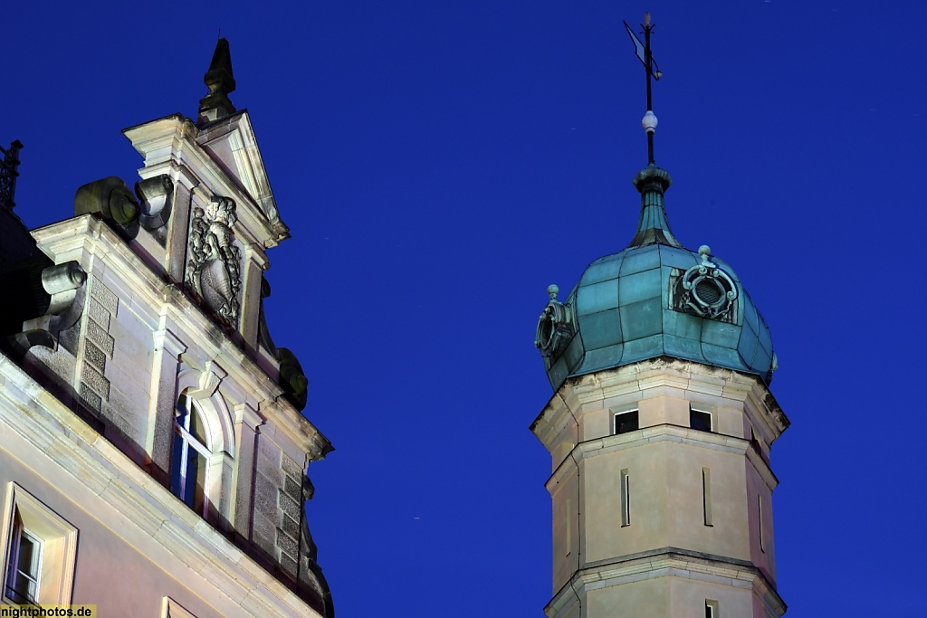 Berlin Wannsee Jagdschloss Glienicke erbaut 1682-1684. Schweifgiebel und Turm mit Wetterfahne auf Turmhaube