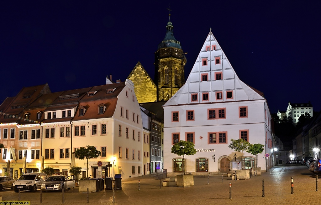 Pirna Altstadt mit Turm St Marien. Canalettohaus von 1525 Am Markt. Schloss Sonnenstein