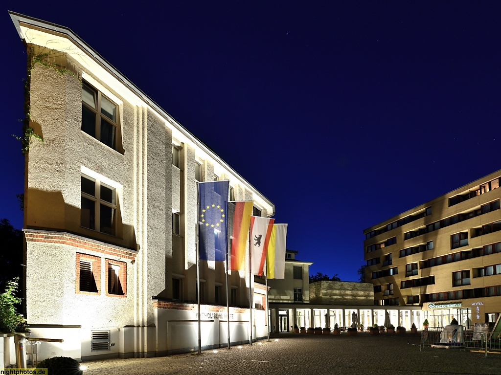 Berlin Mitte Katholische Höfe mit Akademie und Hotel Aquino mit Tagungszentrum erbaut 1999 von Büro Höger Hare Architekten. Hannoversche Strasse 5