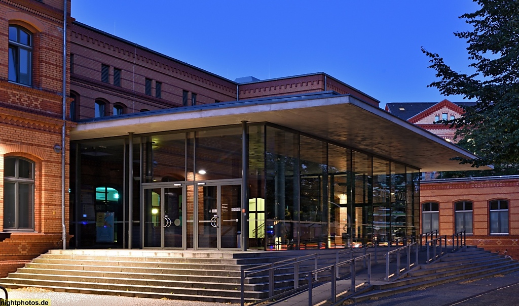 Berlin Mitte Humboldt-Universität Mensa Nord erbaut 1886 als Waschhaus der Charité