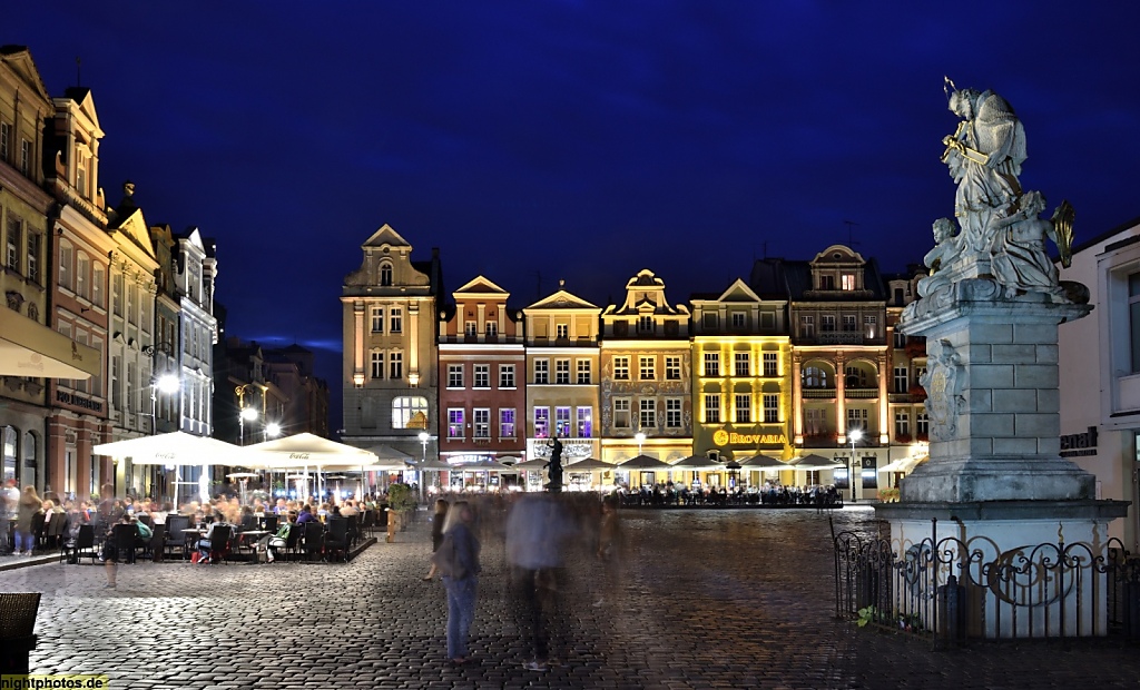 Poznan Alter Markt Stary Rynek West- und Nordseite. Statue des Heiligen Nepomuk Sw Jan Nepomucen