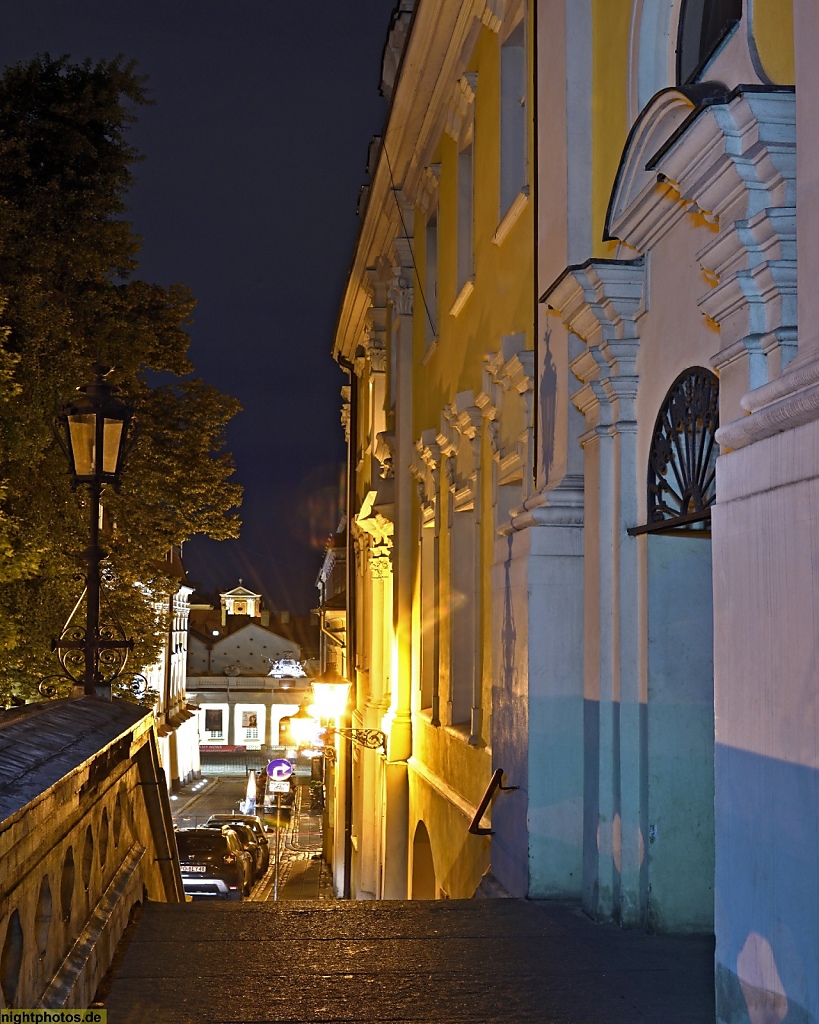 Poznan Altstadt. Franziszkanska. Franziskanerkirche des Heiligen Antonius von Padua erbaut 1728. Freitreppe