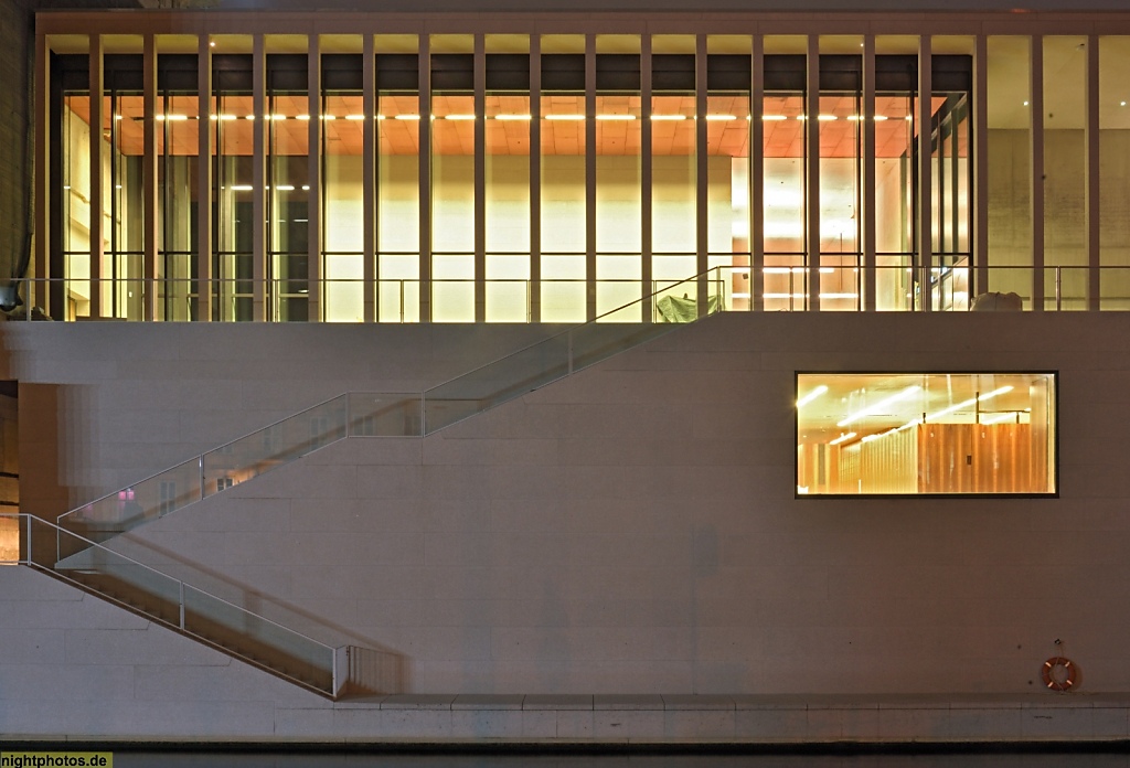 Berlin Mitte James-Simon-Galerie als Eingangsgebäude des Neuen Museums auf der Museumsinsel. Erbaut 2018 von David Chipperfield Architects