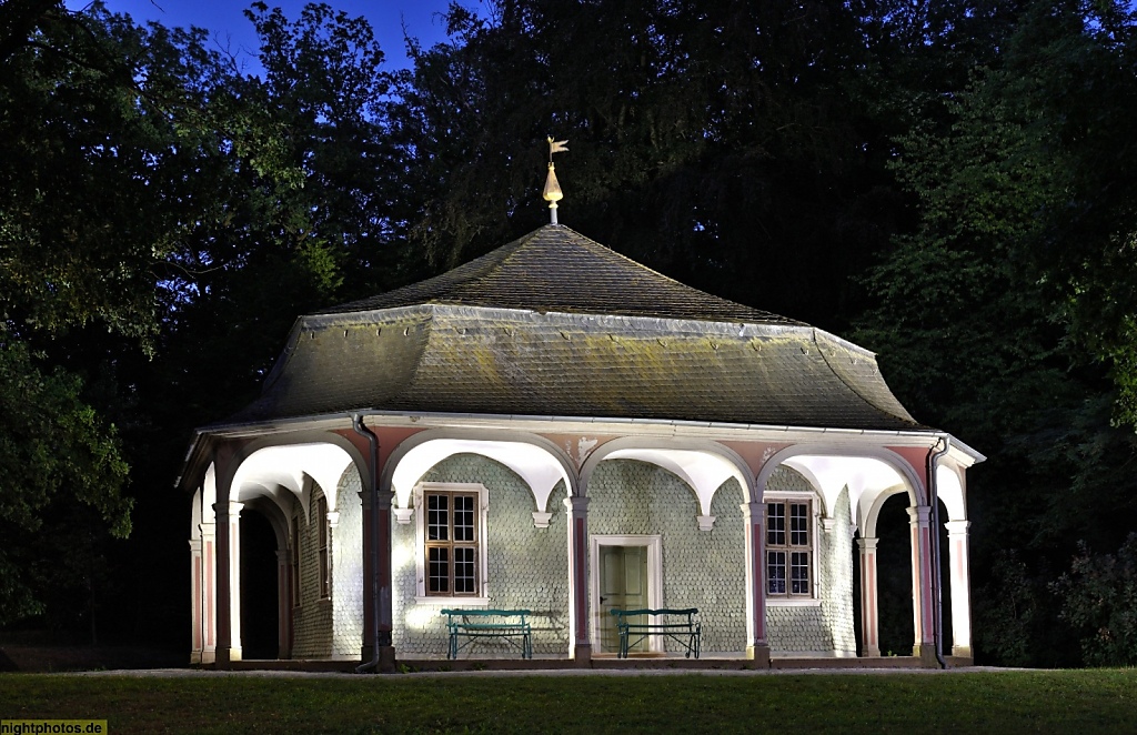 Fulda Eichenzell Schloss Fasanerie Adolphseck. Japanischer Teehaus-Pavillon im Schlosspark