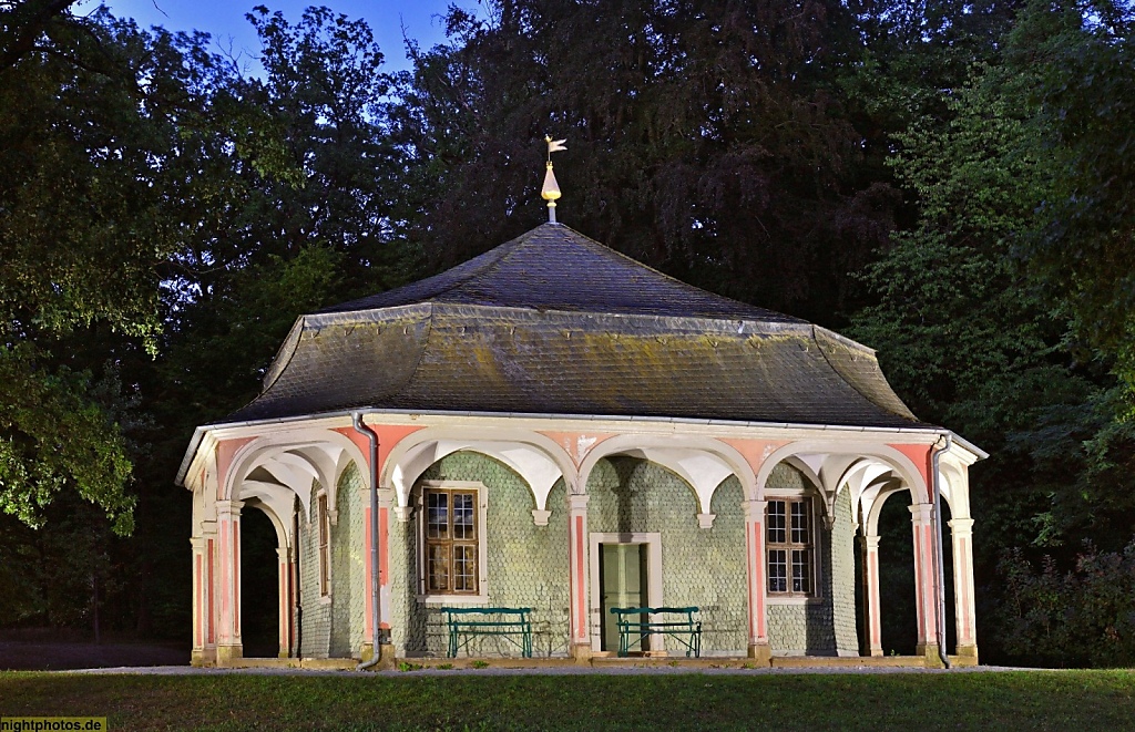 Fulda Eichenzell Schloss Fasanerie Adolphseck. Japanischer Teehaus-Pavillon im Schlosspark
