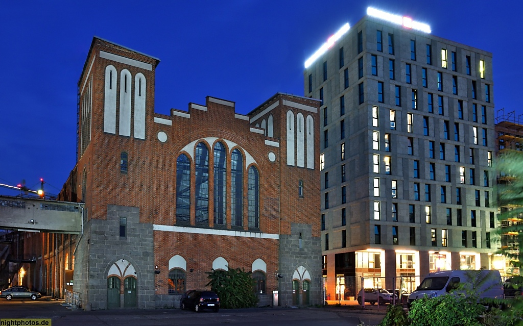 Berlin Friedrichshain ehemaliger Postbahnhof am Ostbahnhof erbaut 1907-1908 und Hotel Meininger East Side Gallery erbaut 2018