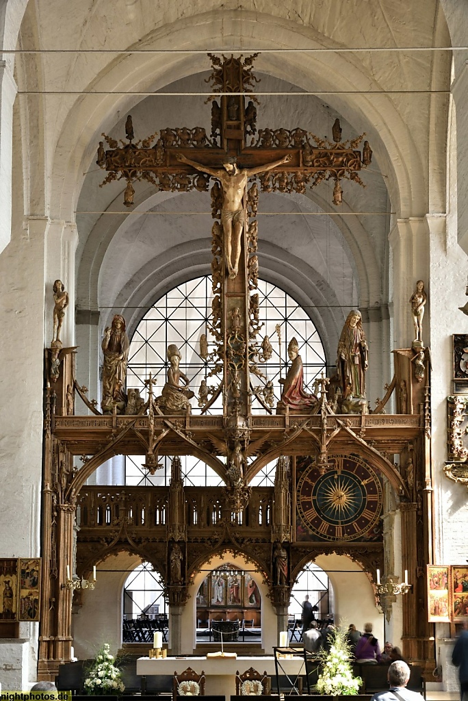 Lübeck Dom. Erbaut romanisch 1173-1230. Umbau gotisch 1266-1333. Triumphkreuz von Bernd Notke 1470-1477