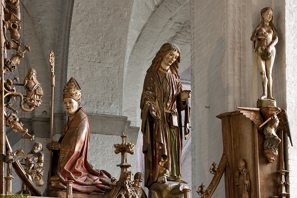 Lübeck Dom. Erbaut romanisch 1173-1230. Umbau gotisch 1266-1333. Triumphkreuz von Bernd Notke 1470-1477
